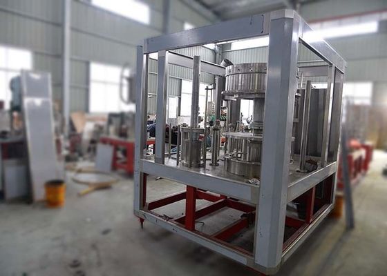 高く正確な天然水のびんの充填機、自動ガスの飲み物のびん詰めにする機械 サプライヤー